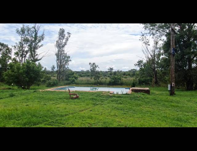 1,731M² LODGE FOR SALE IN DINOKENG GAME RESERVE